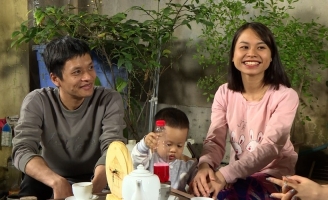 Cuộc sống hôn nhân đầy ắp tiếng cười của gia đình 3 người 4 chân