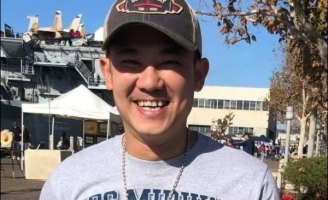 Cuộc sống mưu sinh xa vợ con trên đất Mỹ của ca sĩ Vân Quang Long