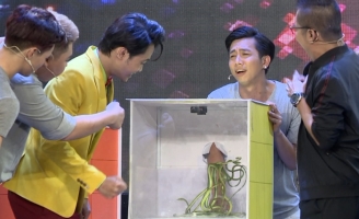 Cựu Trưởng nhóm HKT TiTi “cháy” hết mình trong “Vui Cười Cười Vui”