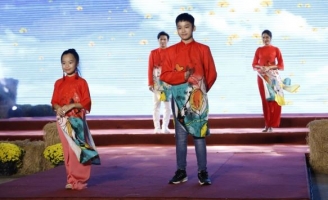 Đại sứ áo dài Minh Anh, Gia Huy đẹp như cổ tích trong đêm Gala Đại sứ áo dài Việt Nam