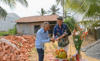 Đàm Vĩnh Hưng trích doanh thu liveshow “Ngày em thắp sao trời” xây nhà cho cha nữ phạm nhân 