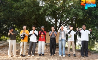 Dàn cast “2 ngày 1 đêm”  xúc động trước bức tranh toàn cảnh chiến dịch Điện Biên Phủ