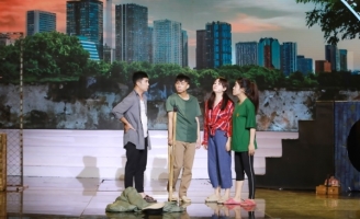  Đàn chị Kiều Oanh nhận định tiết mục của bảng C có thể mở bán vé