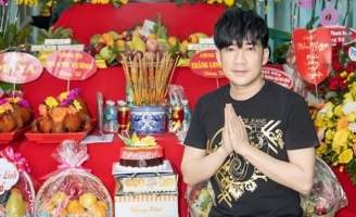 Dàn nghệ sĩ đến nhà Quang Hà cúng Tổ Nghiệp