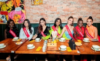 Dàn người đẹp Miss Charm 2023 ‘phát cuồng’ vì phở, chả cá, bánh tráng