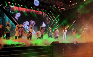 Đan Trường tự hào khi thấy học trò Trung Quang tự tin trên sân khấu lớn