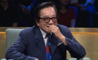 Danh ca Elvis Phương hài hước tự nhận “hồi nhỏ đẹp trai” trên sóng truyền hình 