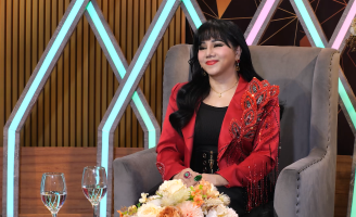 Danh ca Ngọc Ánh kể chuyện suýt bị hòn đá lớn rơi trúng đầu khi đang hát