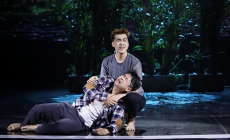 Danh ca Ngọc Sơn dành nhiều lời khen cho Lâm Hoài Phong với “Con Khóc Rồi Mẹ Ơi”