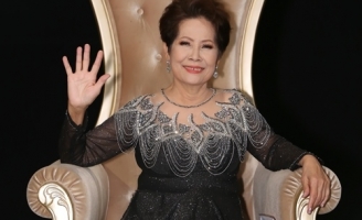 Danh ca Phương Dung khoe nhan sắc mặn mà tuổi 76 