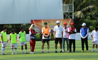 Danh thủ Hồng Sơn lựa chọn Top 10 Cầu thủ nhí đi du đấu Thái Lan