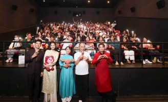 Đạo diễn Thu Trang nói về việc “Nụ hôn bạc tỷ” được tăng suất chiếu