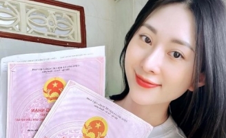 Đào Kỳ Anh Hãy Nghe Tôi Hát hạnh phúc khi tặng 2 sổ đỏ cho ba mẹ