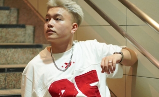 DatKaa thử sức với màu sắc âm nhạc mới với MV “Một vài năm trước”