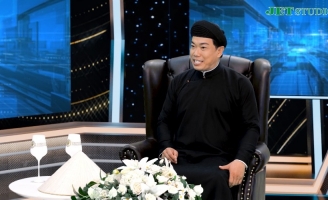 Diễn giả Hồ Nhựt Quang giải thích nguồn gốc và ý nghĩa tên gọi áo bà ba