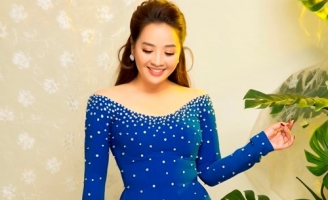 Diễn viên Hoài An khoe sắc trong loạt áo dài của Minh Châu