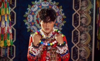 Diễn viên Quang Anh đón tuổi 20 với bộ ảnh phong cách ‘Bohemian’ đầy cuốn hút