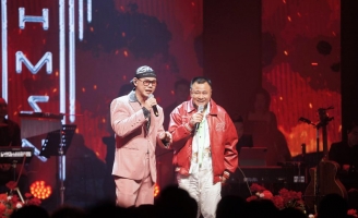 Đinh Show – Đêm nhạc kỷ niệm tuổi 50 đậm dấu ấn Phan Đinh Tùng