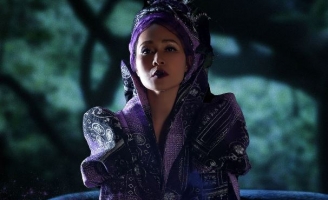 Đinh Y Nhung quyến rũ và ma mị trong bộ ảnh Halloween 2021