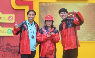 Diva Thanh Lam hát “Màu hoa đỏ” đầy nội lực tại Mái Ấm Gia Đình Việt