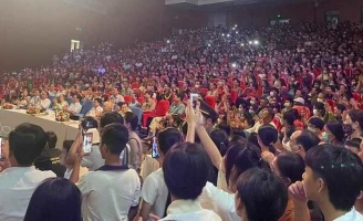 Đoàn cải lương Huỳnh Long của Bình Tinh 