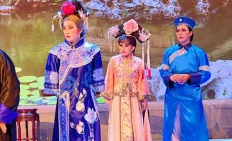 Đoàn Huỳnh Long tái diễn lần thứ 4 vở “Hoàn Châu Cách Cách” theo yêu cầu của khán giả