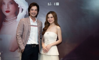 Đoàn Minh Tài và Sunny Đan Ngọc kỉ niệm MV Covid Fighters đạt triệu view tại nhà hàng sang trọng 