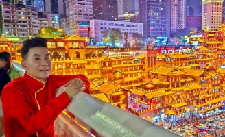 Đoan Trường khám phá 