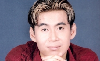 Đoan Trường khoe tóc 2 mái thập niên 90