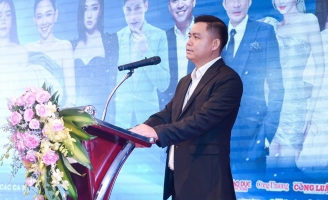 Doanh nhân Lê Kim tham dự Họp báo Đại nhạc hội 'Những trái tim Việt Nam'
