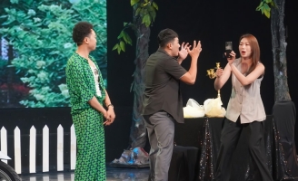 Đừng để mạng xã hội biến bạn thành “phiên bản ảo” của chính mình 