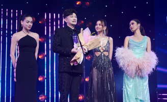 Dược sĩ Tiến thắng lớn, nhận cú đúp giải thưởng tại 