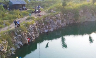 Dưới Đáy Hồ hé lộ hậu trường hành trình đi tìm cái hồ song trùng kỳ bí