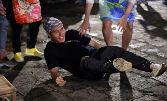 Dương Lâm “ra dẻ” đánh rơi kính hiệu khi bắt ngan  