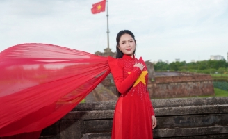 Duyên Quỳnh trình làng Việt Nam gấm vóc rạng ngời, góp thêm ca khúc ý nghĩa dịp 2-9