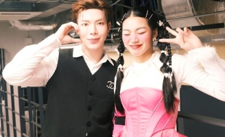 Erik, Giana hòa giọng trước hàng chục nghìn khán giả Nhật Bản