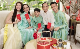 Gia đình 3 thế hệ của Lương Thế Thành, Thúy Diễm diện áo dài Tết
