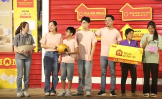 Gia đình Lâm Vỹ Dạ  – Hứa Minh Đạt mang về gần 100 triệu cho trẻ mồ côi