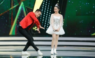 Giọng hát nhí Hoàng Thiên Nga khiến Nguyễn Phi Hùng khẳng định sinh ra dành cho sân khấu