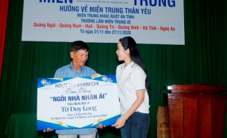 Giữ đúng lời hứa, NSƯT Trịnh Kim Chi đến giúp đỡ bà con vùng lũ