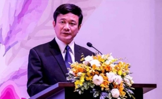 GS - TS Lê Vinh Danh: “Sự nghiệp vinh danh đỏ tựa lòng son…”