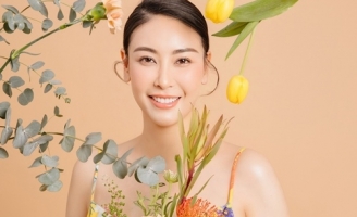 Hà Kiều Anh khoe vẻ rạng ngời tuổi 45