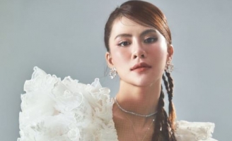 Hà Nhi cùng lúc có 3 video lọt top trending YouTube Việt Nam