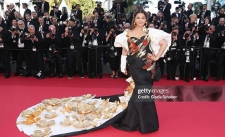 Hai hoa hậu thuộc BIG 6 diện váy mạ vàng trên thảm đỏ Cannes 2024