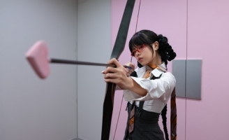 Hậu “nở hoa”, tlinh trở lại trong hình tượng Cupid trong MV “nữ siêu anh hùng”