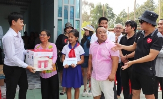 Hiếu Hiền, Lâm Vũ từ chối show diễn dành thời gian cho thiện nguyện
