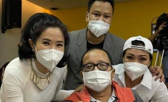 Hình ảnh mới của nghệ sĩ Trần Mạnh Tuấn sau hơn 1 tháng nằm viện vì đột quỵ