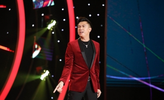 Hồ Việt Trung trở thành giám khảo chủ đề được 3 giọng ca trẻ chinh phục