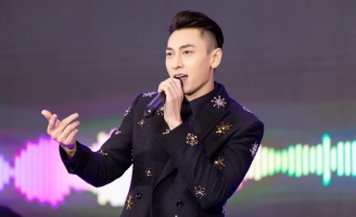 Hoa hậu Hương Giang hội ngộ Isaac tại “Phụ nữ Get up – Vươn lên vì hạnh phúc”