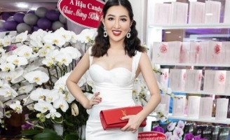 Hoa hậu Huỳnh Thúy Anh khoe thân hình quyến rũ mọi ánh nhìn tại sự kiện